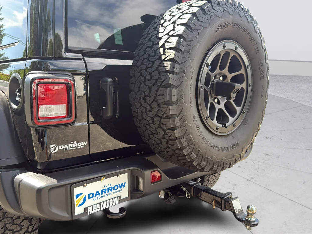 Used 2023 Black Jeep High Tide image 29