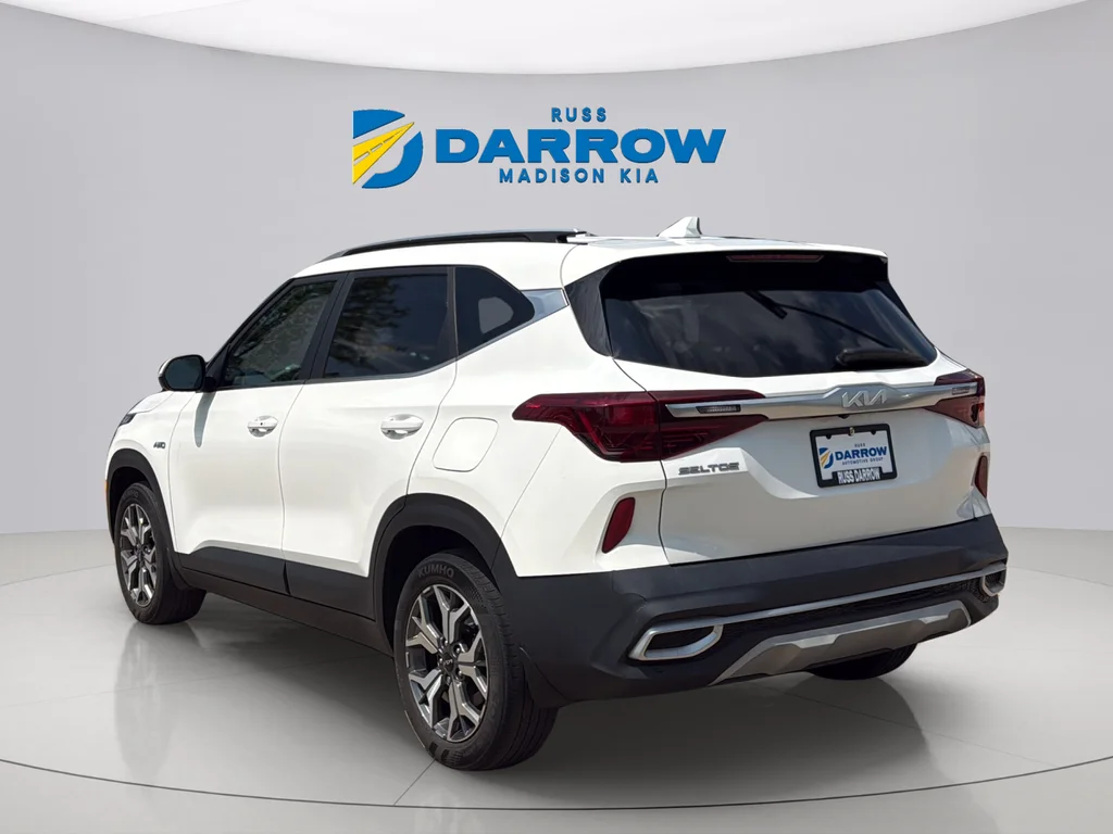 Used 2022 Snow White Pearl Kia EX image 3