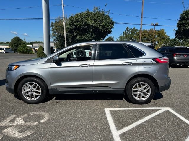 Used 2024 Silver Metallic Ford SEL image 4