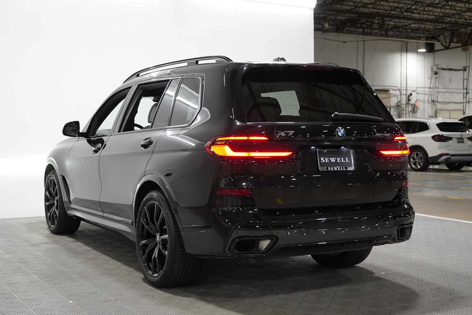 Certified Used 2024 Black Sapphire Metallic BMW xDrive40i image 5