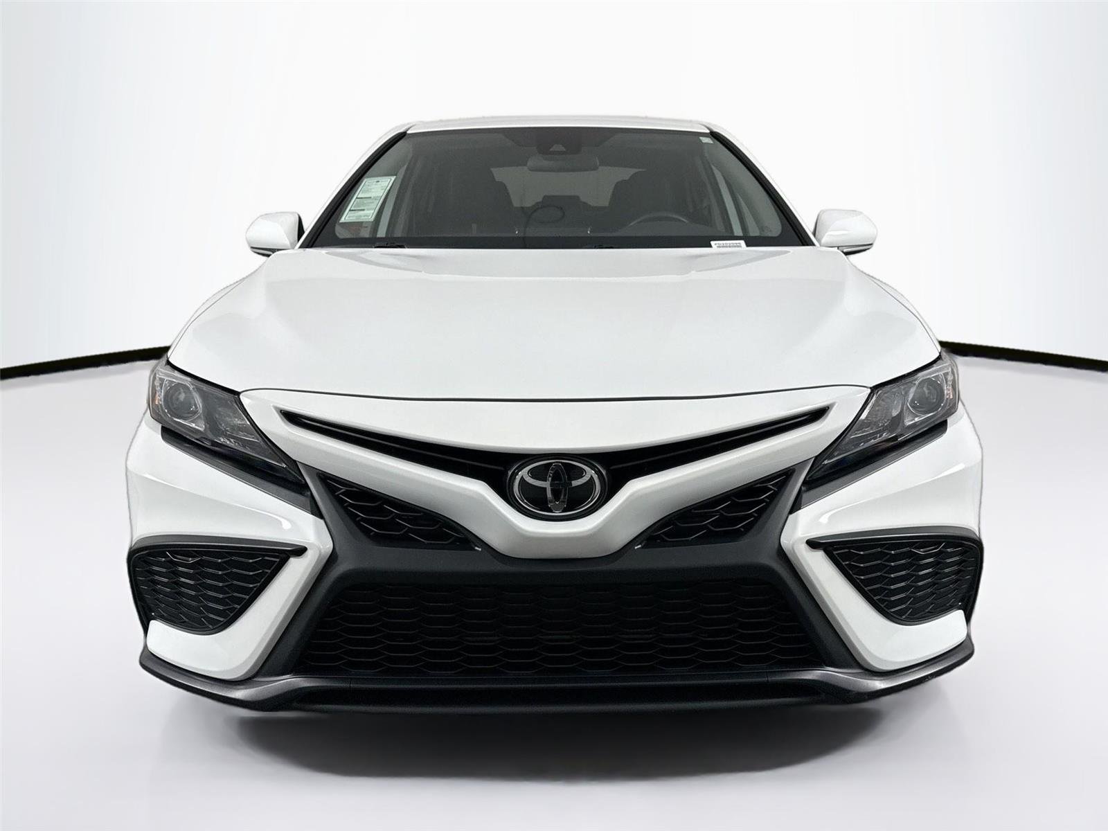 Used 2024 Ice Cap Toyota SE image 7