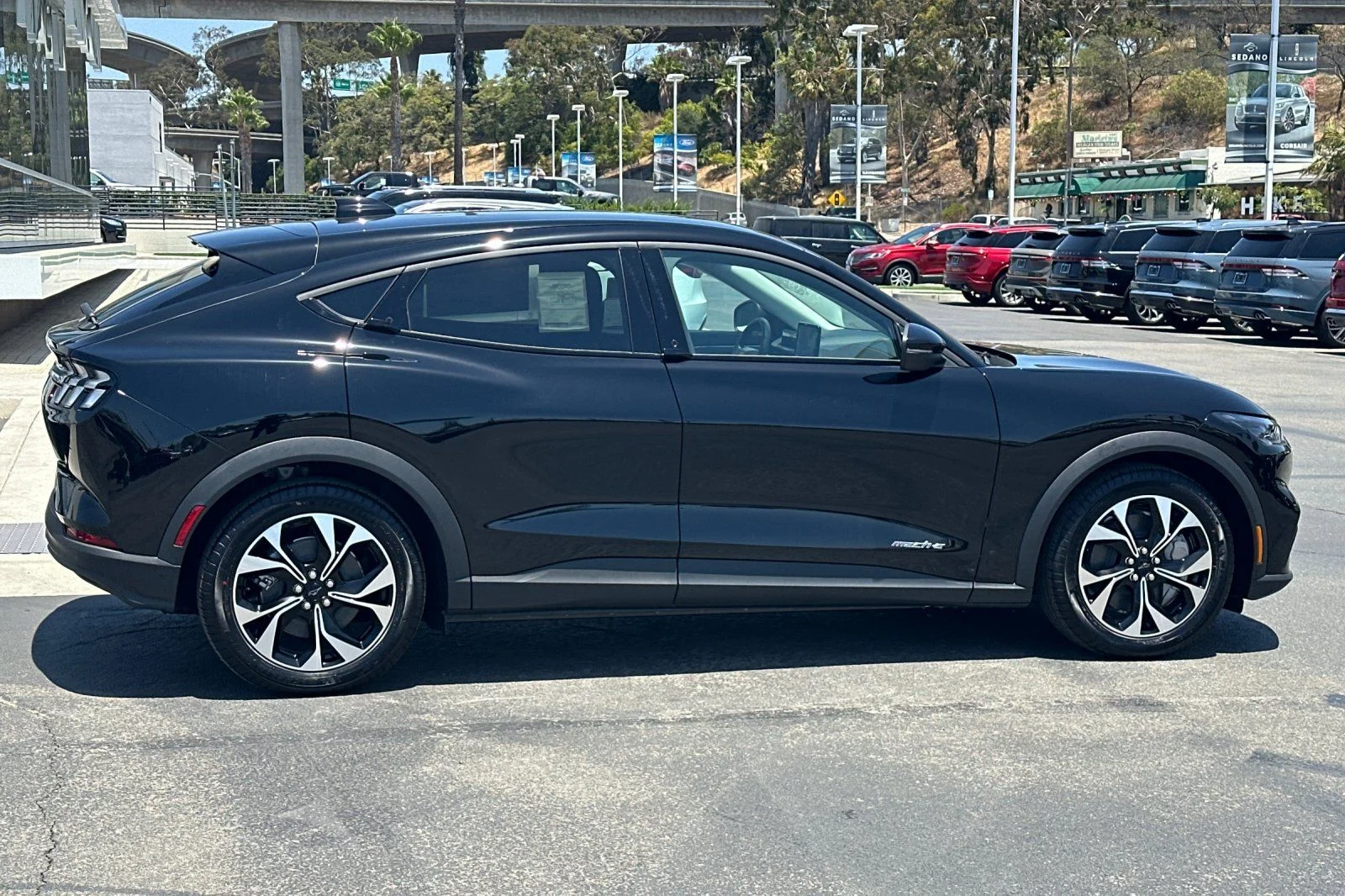 New 2026 Black Ford Select image 2