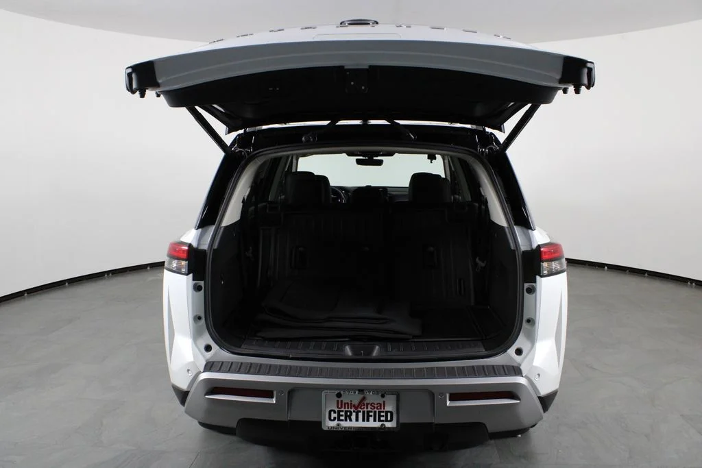 2025 Nissan Pathfinder Platinum - Photo 16