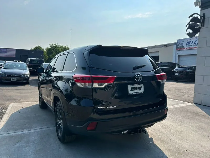 Used 2018 Black Toyota LE Sport Utility 4D image 51
