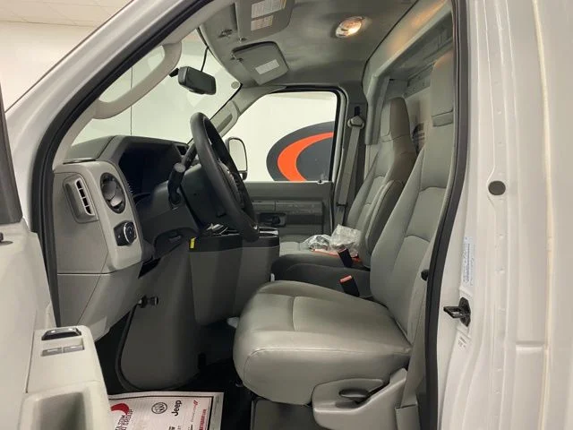 New 2025 Oxford White Ford E-350 SRW image 38