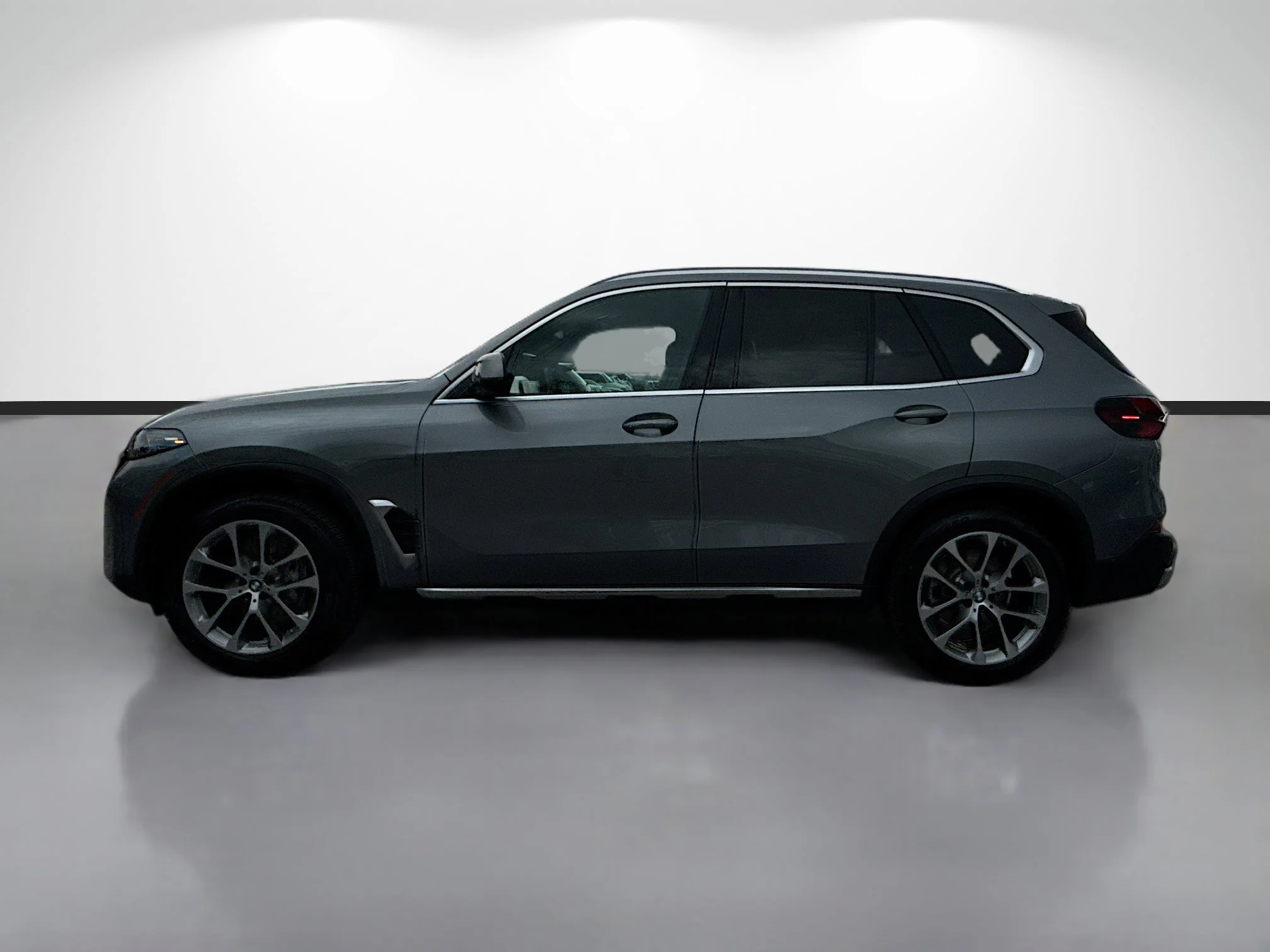 New 2026 Skyscraper Grey Metallic BMW sDrive40i image 6