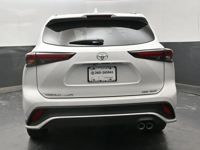 New 2026 Wind Chill Pearl <sup>1</sup> Toyota  XSE image 7