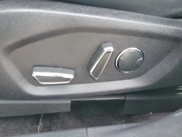 Used 2017 Silver Ford SE image 19