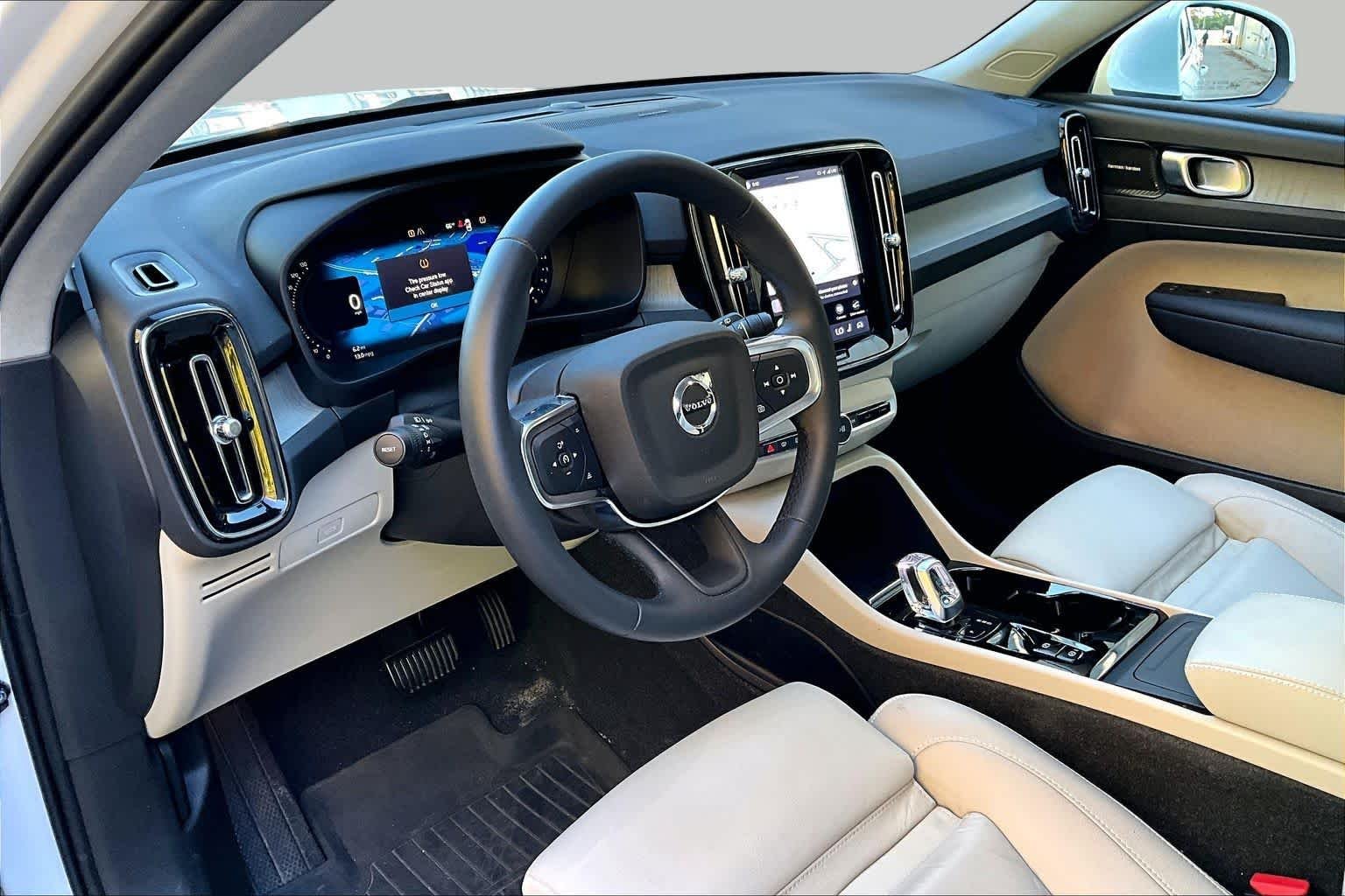 Used 2024 Crystal White Metallic Volvo Plus Bright Theme image 17