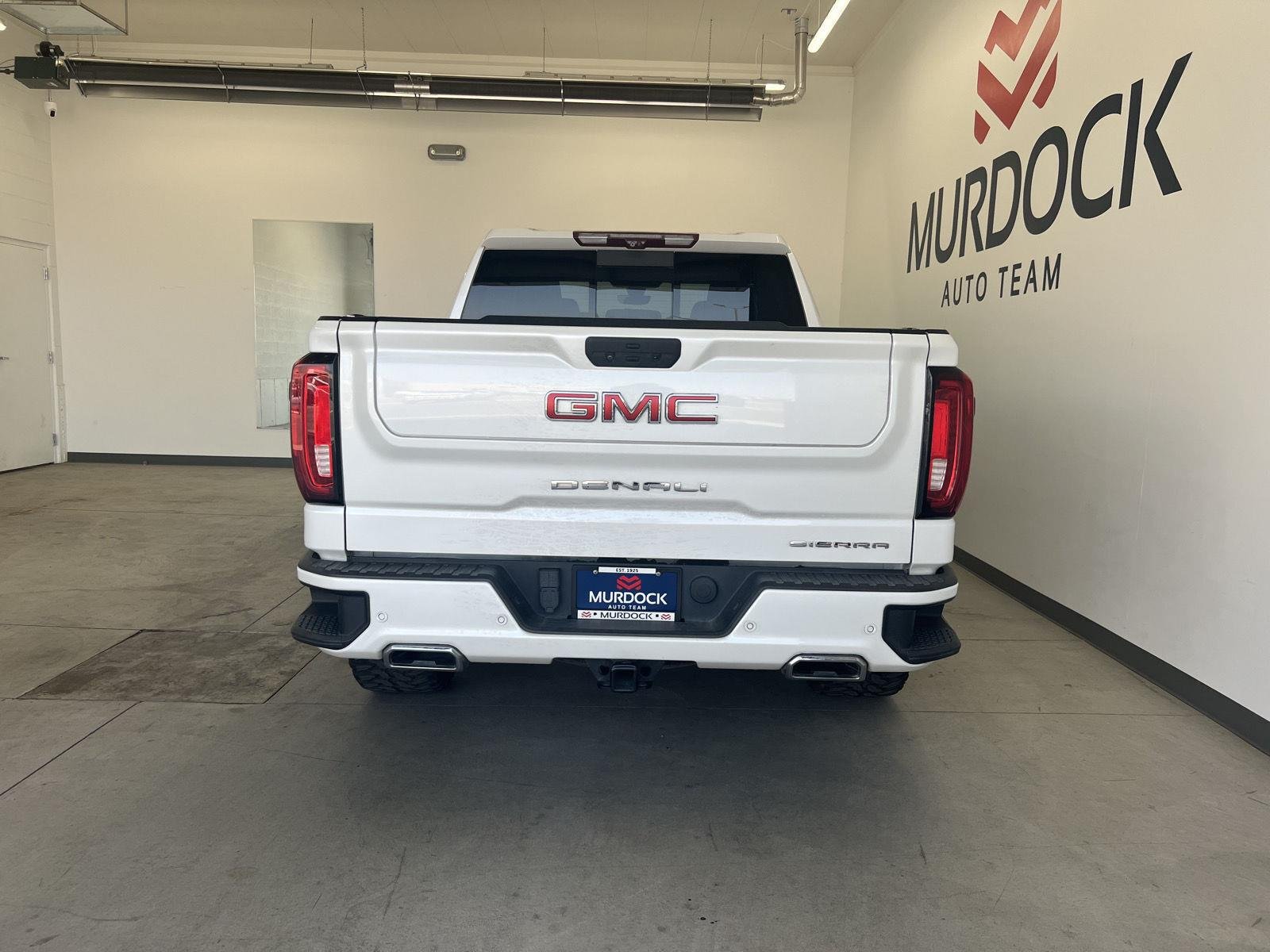 Used 2021 White Frost Tricoat GMC Denali image 3