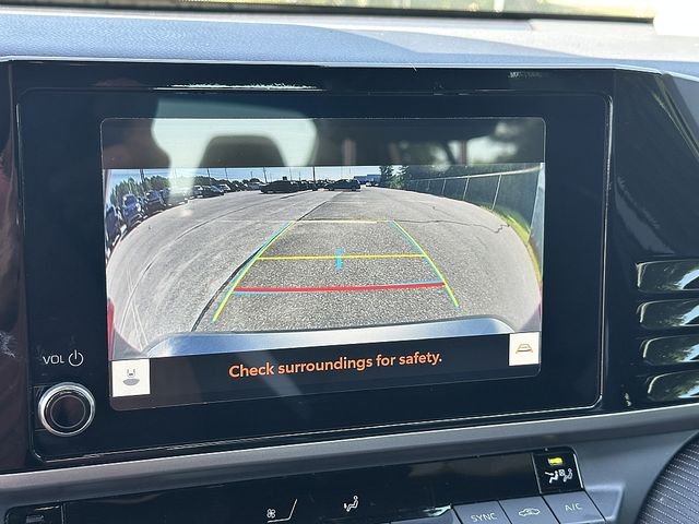 Certified Used 2025  Toyota SE image 31