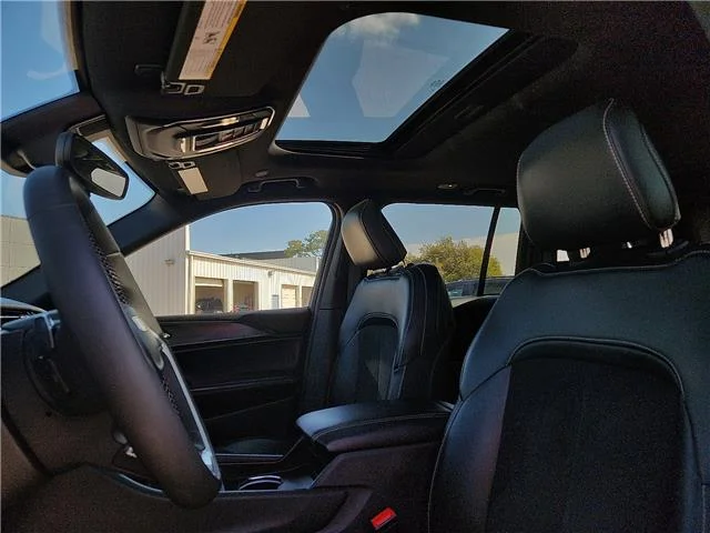 Used 2024 Black Jeep Laredo 4x4 image 11
