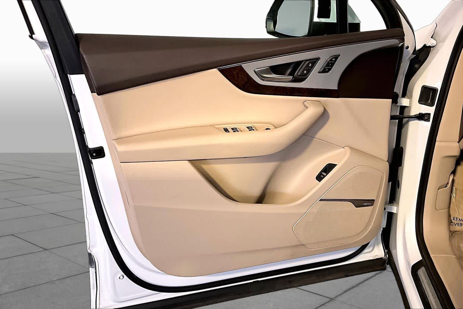 Used 2018 Carrara White Audi Premium Plus image 22