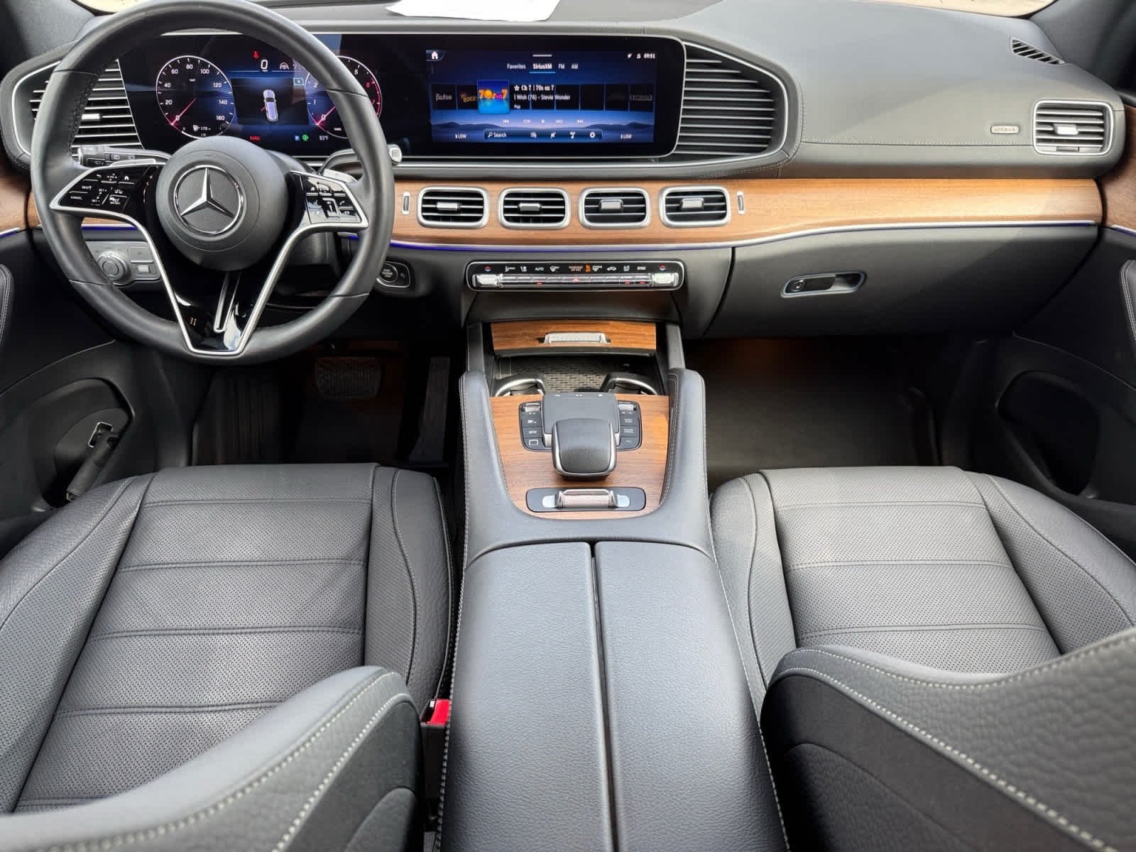 Certified Used 2025 Obsidian Black Metallic Mercedes-Benz GLS 450 image 13