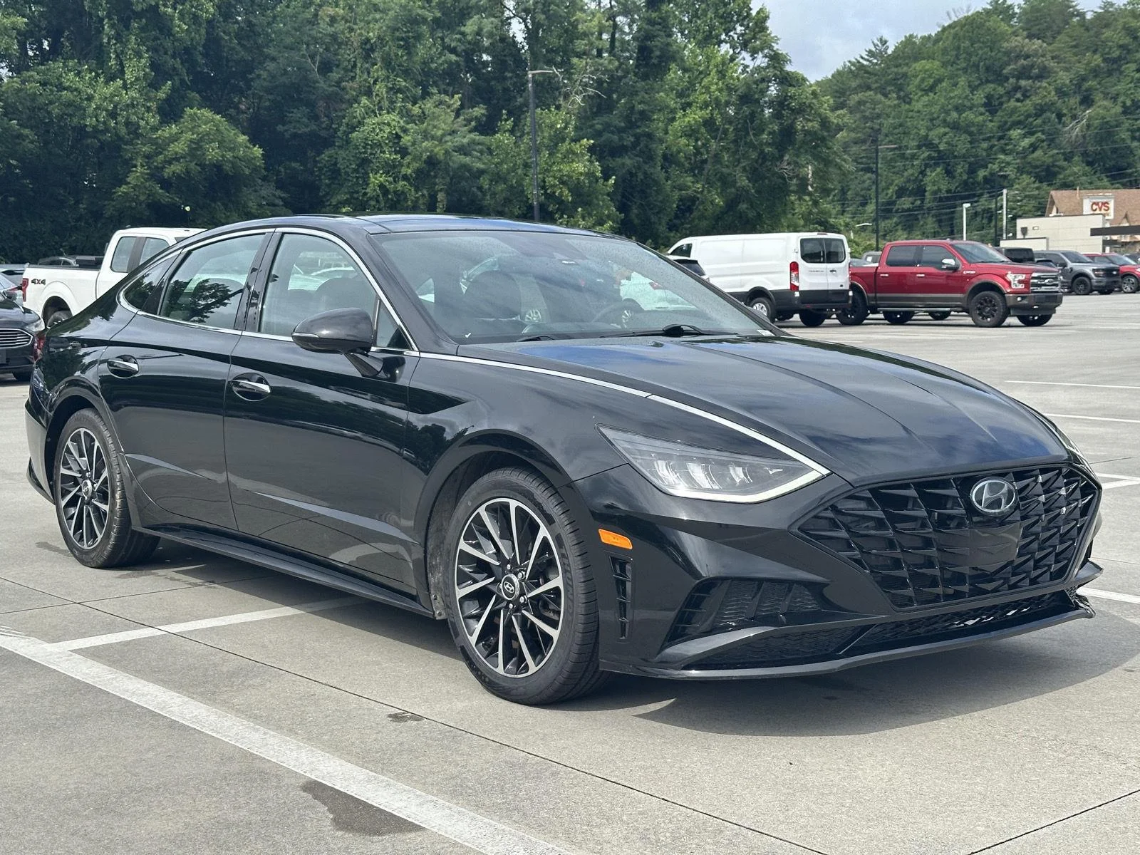 Used 2020 Phantom Black Hyundai SEL Plus image 1