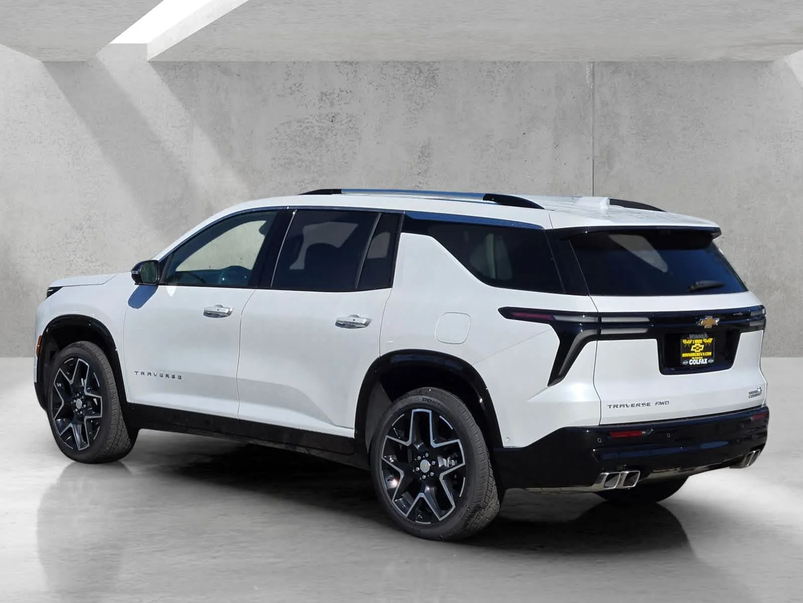 New 2025 Iridescent Pearl Tricoat Chevrolet High Country image 6