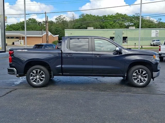 Used 2024 Dark Ash Metallic Chevrolet LT (2FL) image 8