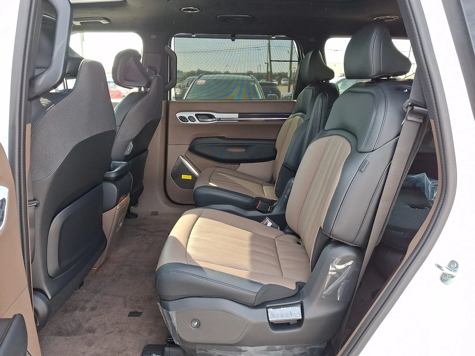 New 2026 White Kia GT-Line image 9