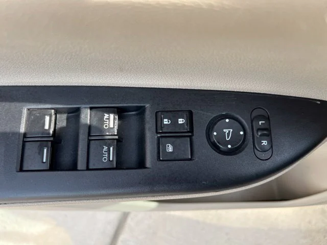 Used 2013 Beige Honda EX-L image 12