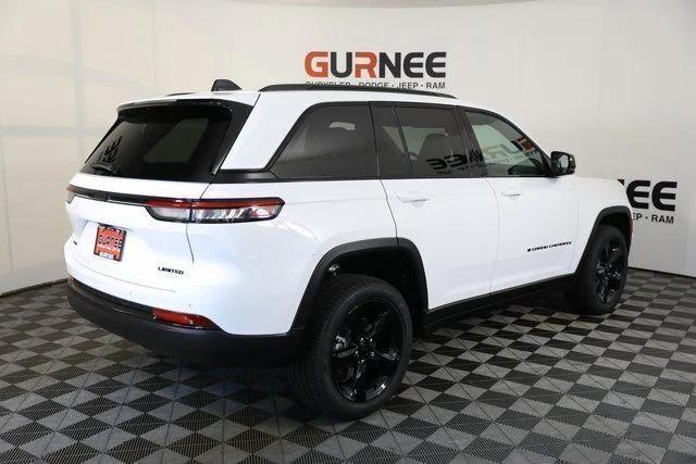 New 2025 Bright White Clear-Coat Exterior Paint Jeep Limited image 34