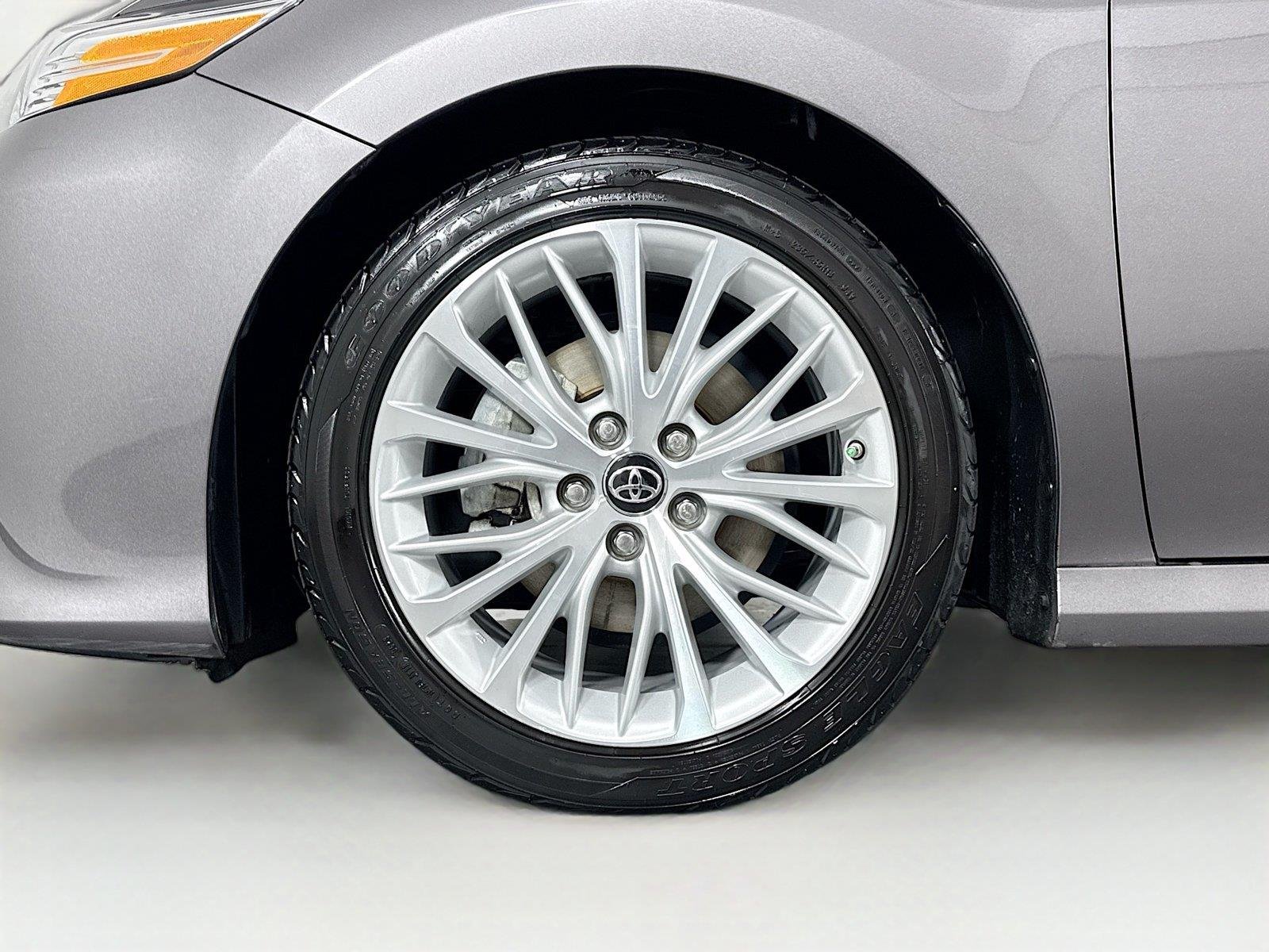 Used 2018 Predawn Gray Mica Toyota XLE image 45