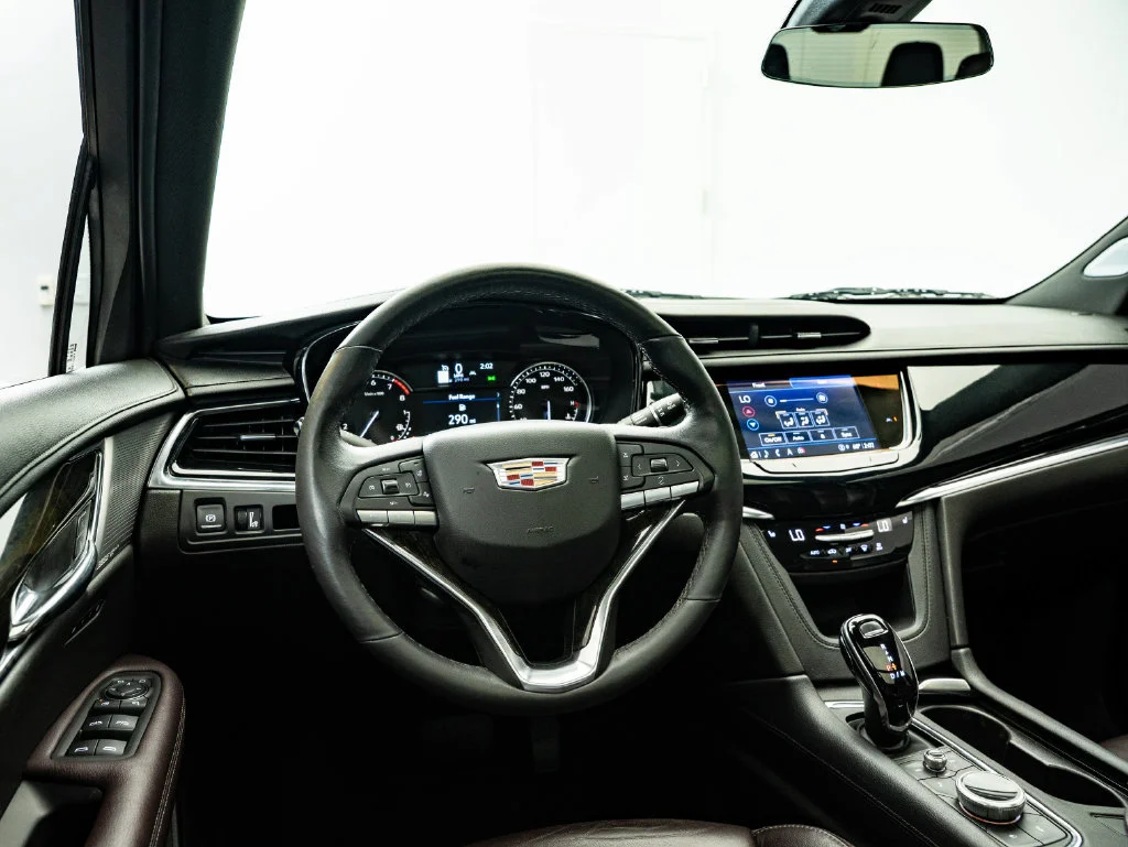 Used 2022 Crystal White Tricoat Cadillac Premium Luxury image 34