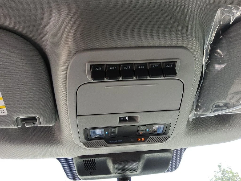 New 2026 Oxford White Ford XL image 12
