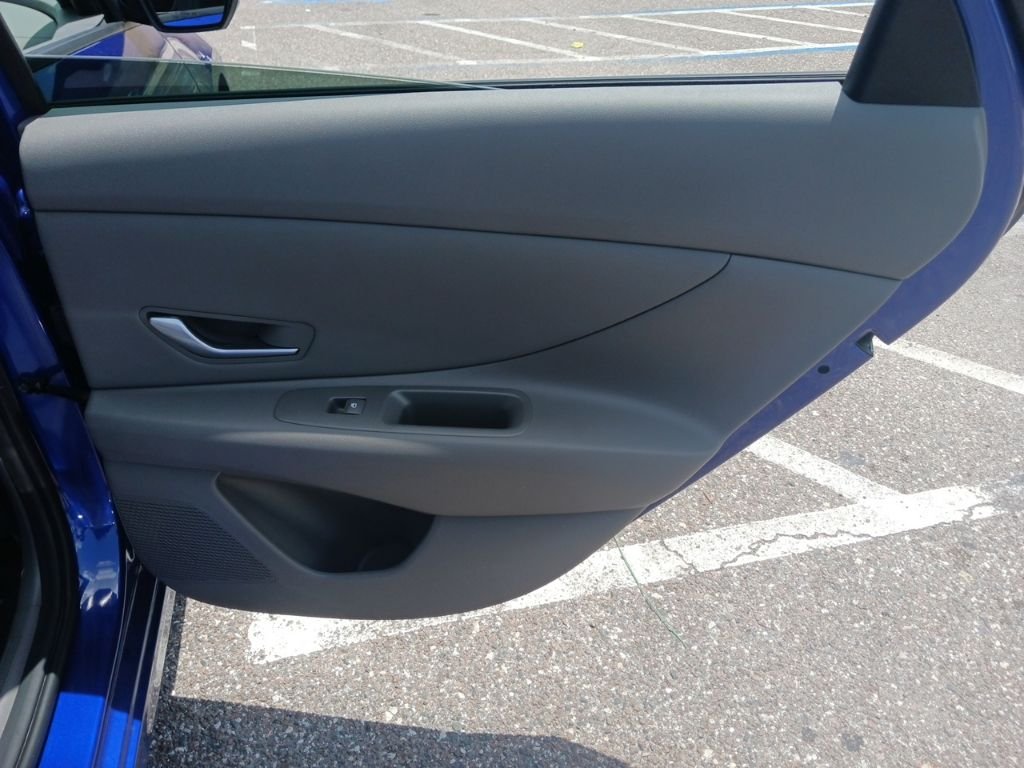 Used 2025 Blue Hyundai SEL Sport image 20