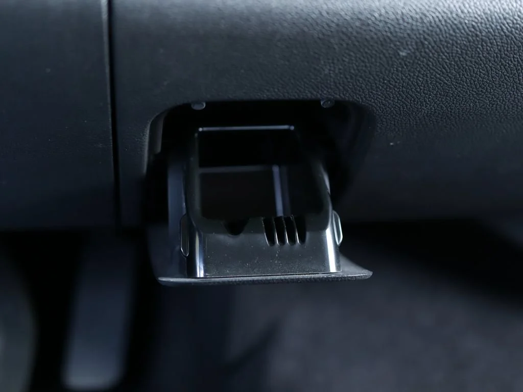 Used 2010 SUMMIT WHITE Chevrolet LT image 16