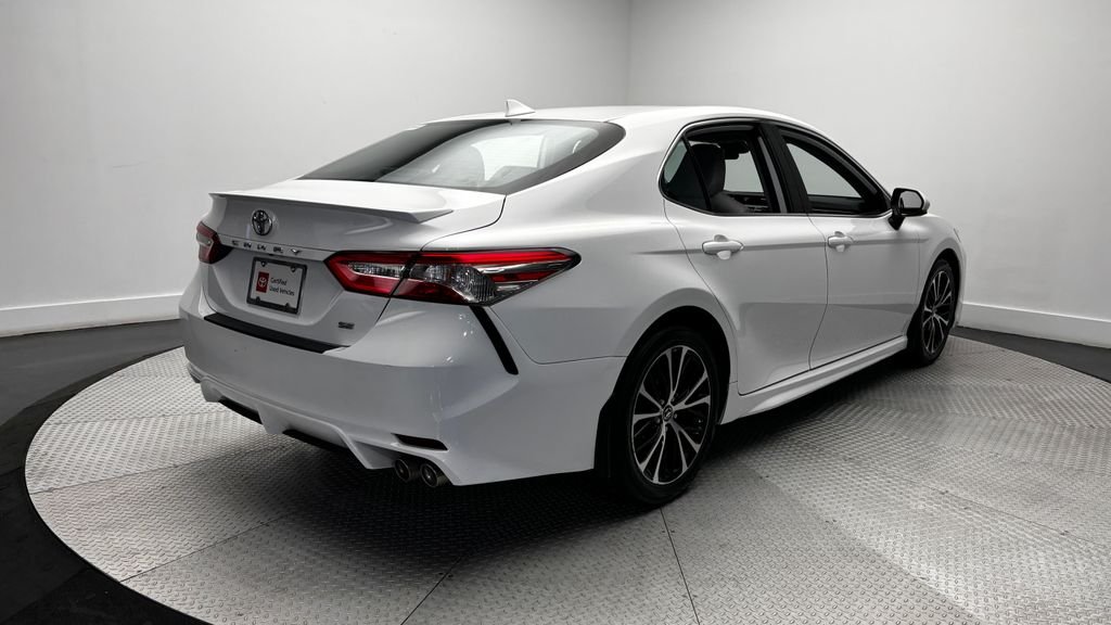 Used 2020 White Toyota SE image 31