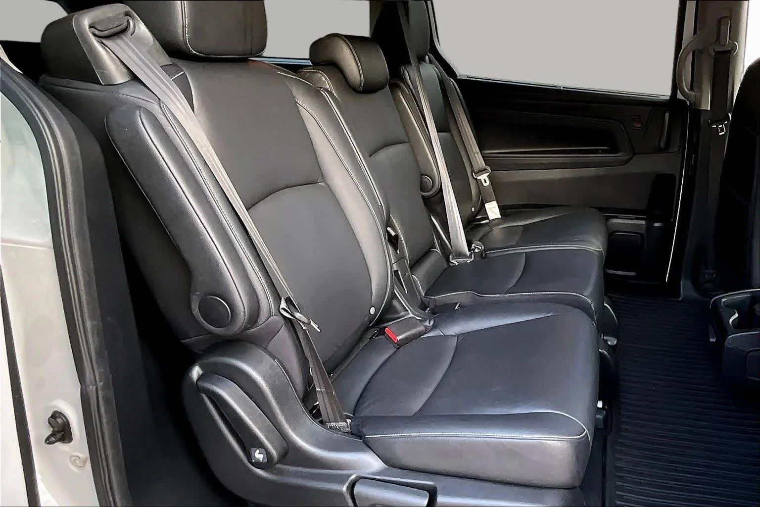 Used 2024 Platinum White Pearl Honda EX-L image 18