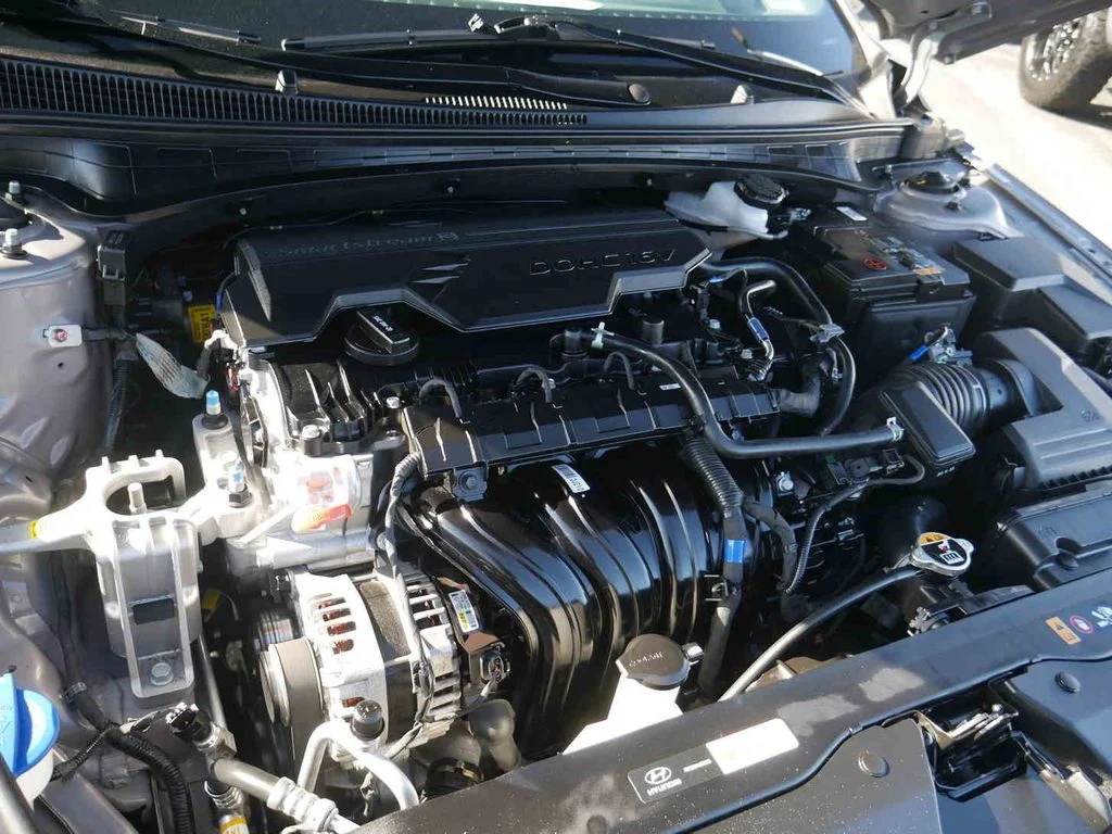 Used 2024 Silver Hyundai SEL image 11