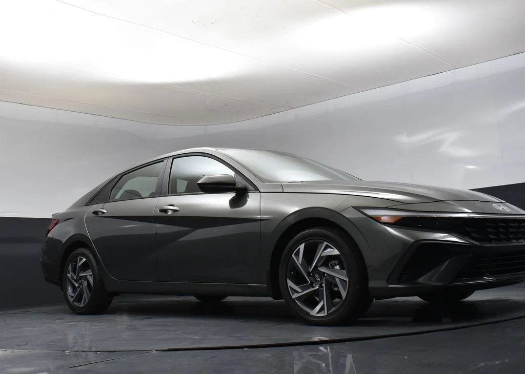 Certified Used 2025 Gray Hyundai SEL Sport image 8