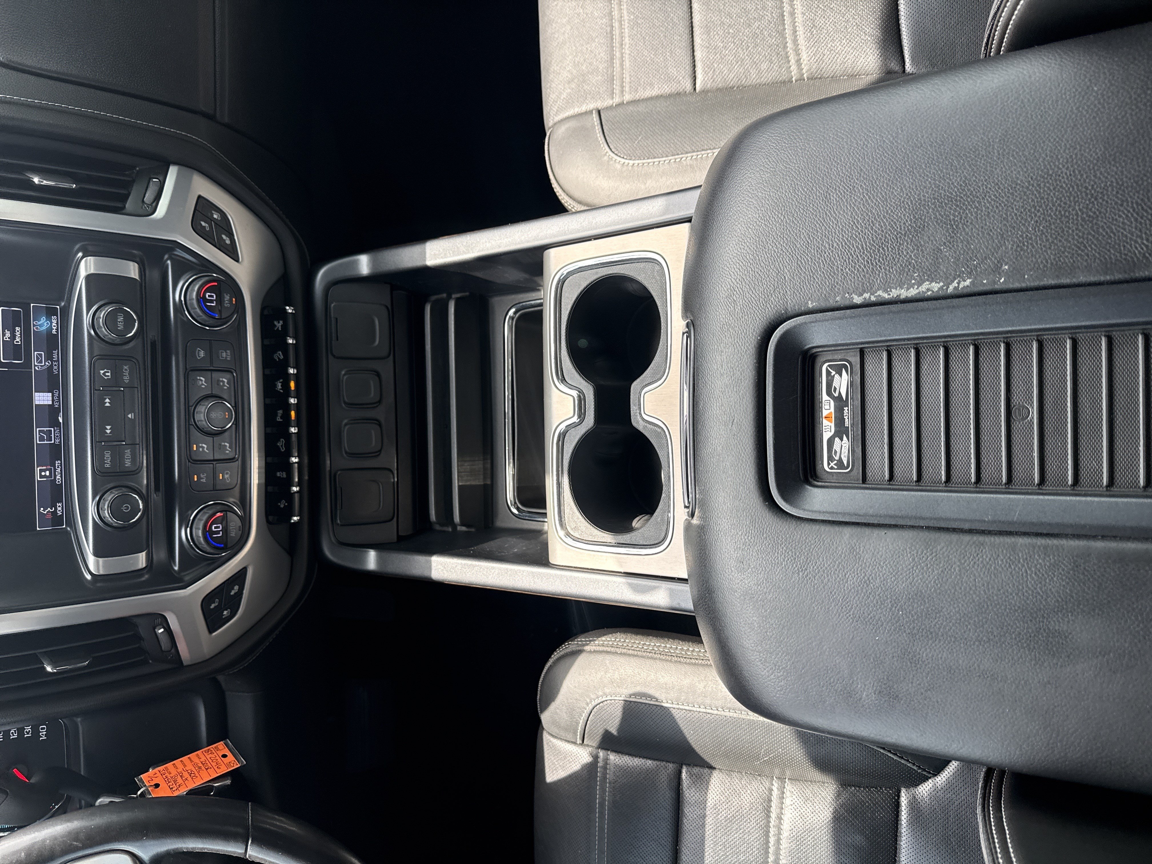 Used 2018 Onyx Black GMC Denali image 30