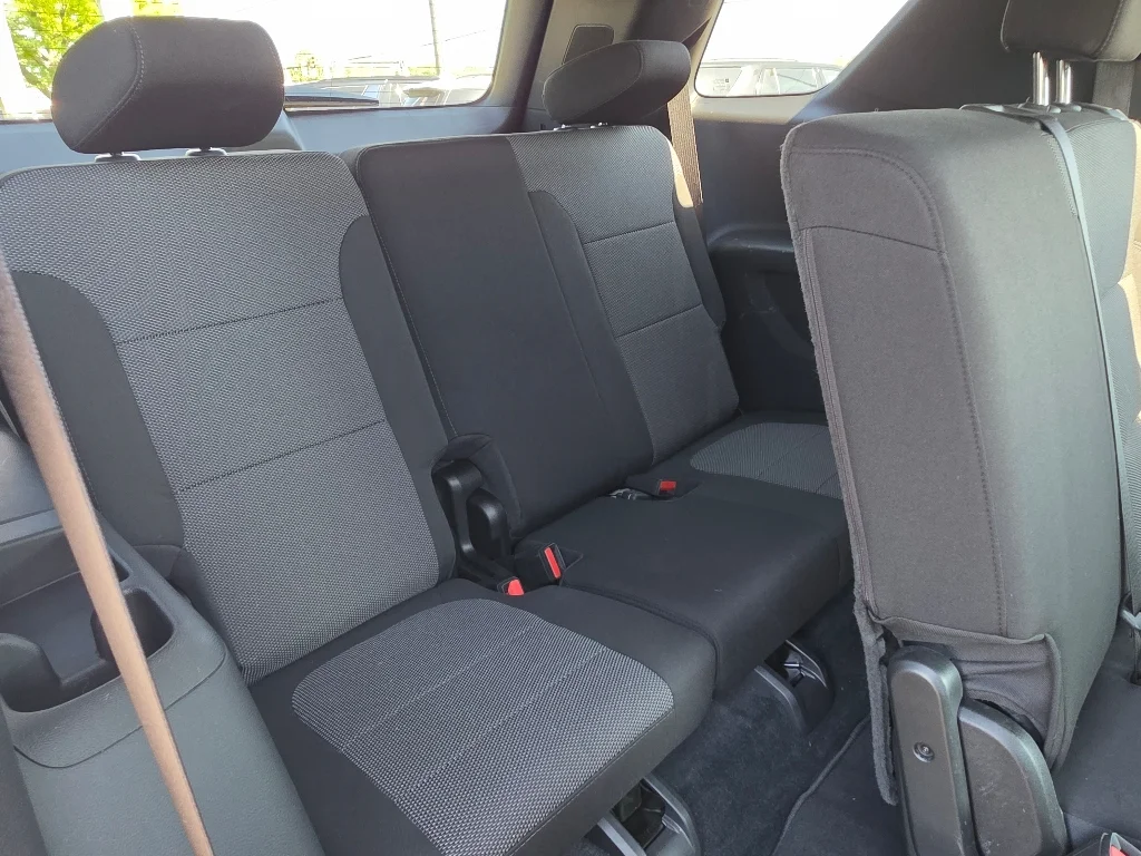 Used 2023 Summit White Chevrolet LT image 22