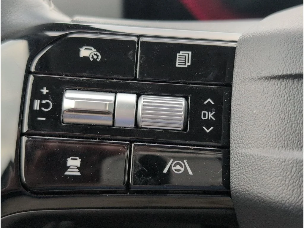 Used 2026 IVORY Kia S FWD image 23