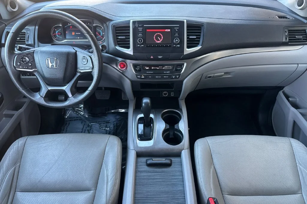 Used 2019 Obsidian Blue Pearl Honda LX image 15