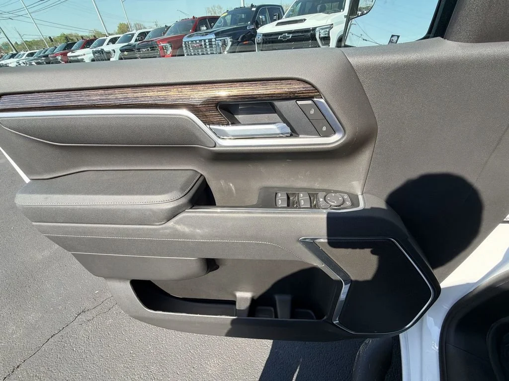 New 2026 Summit White GMC Elevation image 19