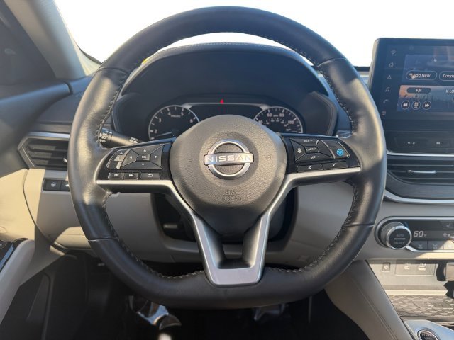 Used 2023 White Nissan 2.5 SL image 10
