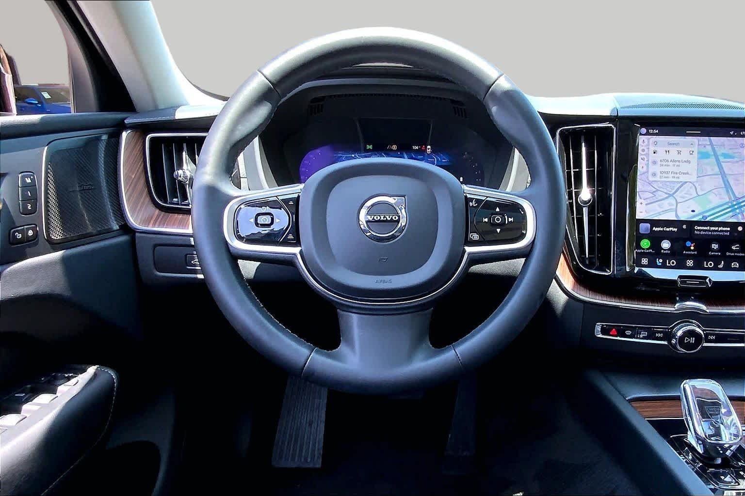 Used 2023 Crystal White Metallic Volvo Ultimate Dark Theme image 6
