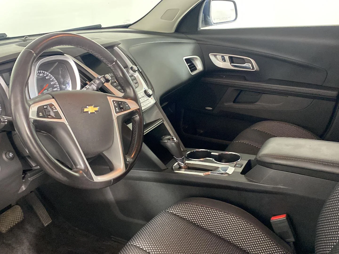 Used 2016 Patriot Blue Metallic Chevrolet LT image 13