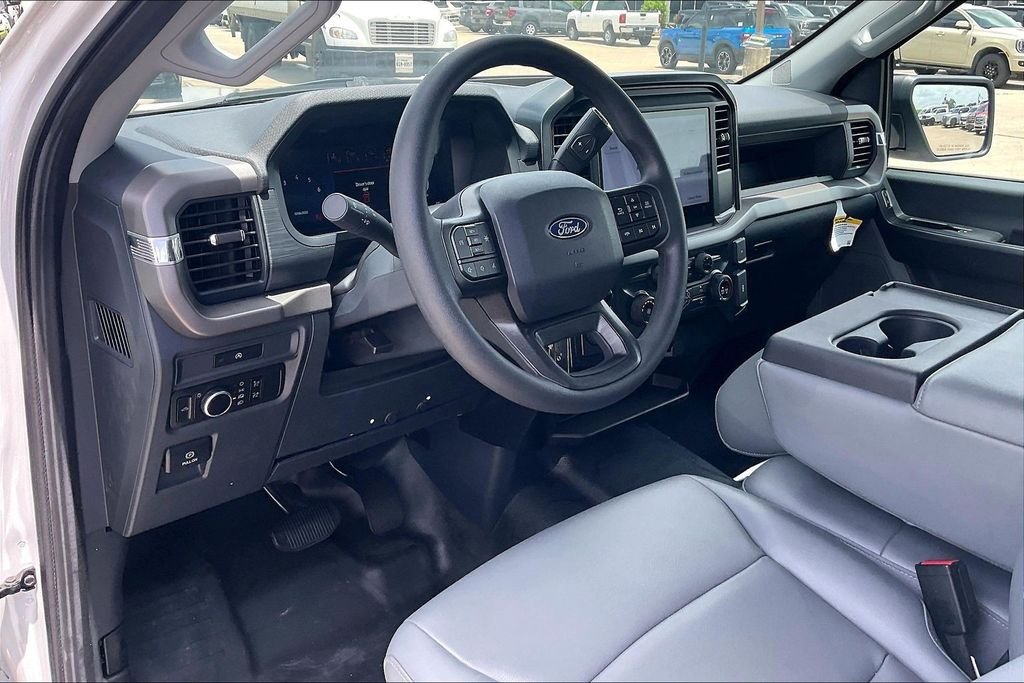 New 2025 Oxford White Ford XL image 5