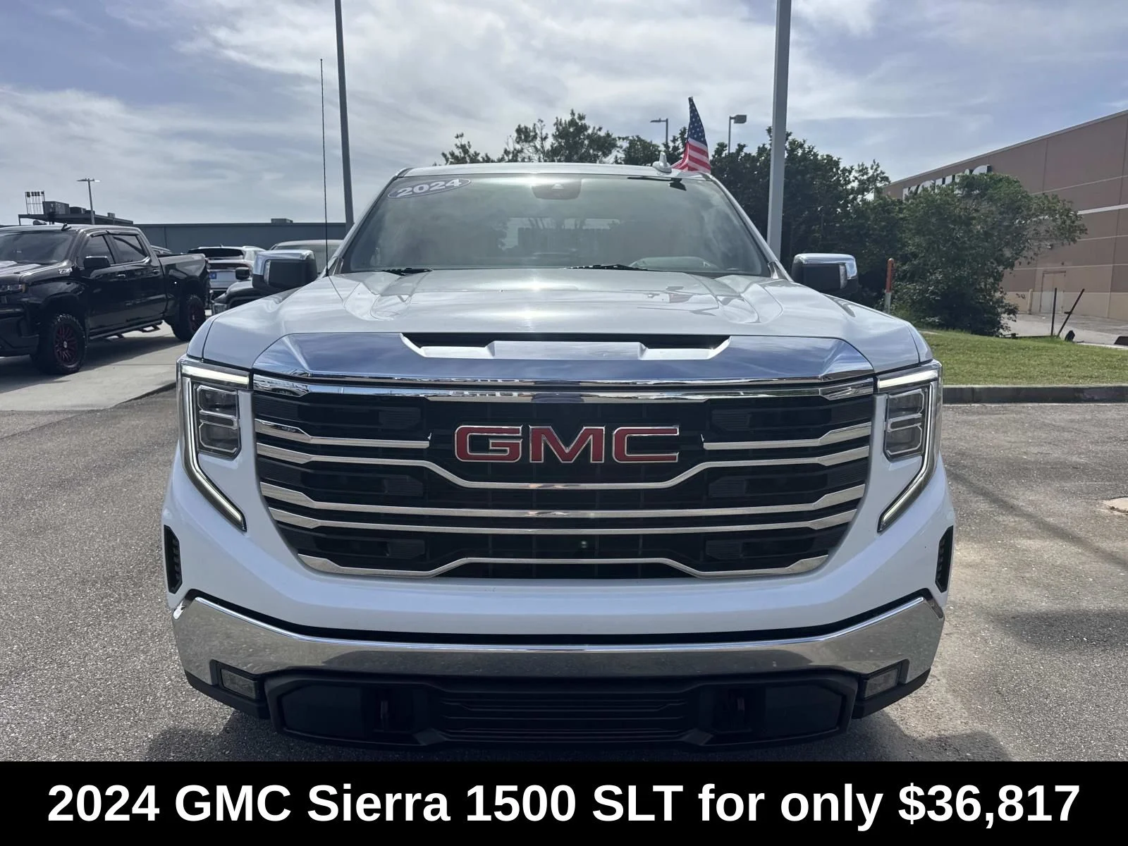 Used 2024 White GMC SLT image 2