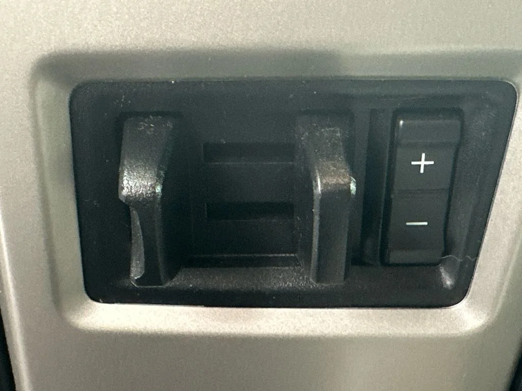 Used 2018 Silver Ford Lariat image 31