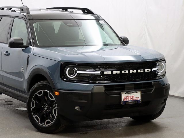 New 2025 Azure Gray Metallic Tri-Coat Ford Outer Banks® image 2