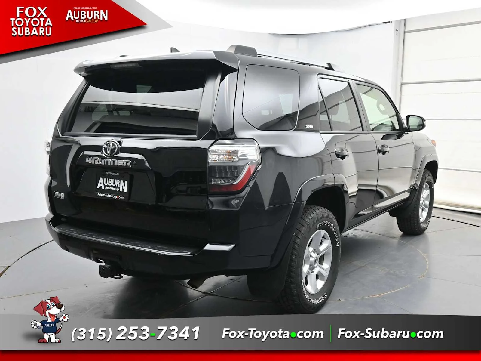 Used 2022 Midnight Black Metallic Toyota SR5 Premium image 17