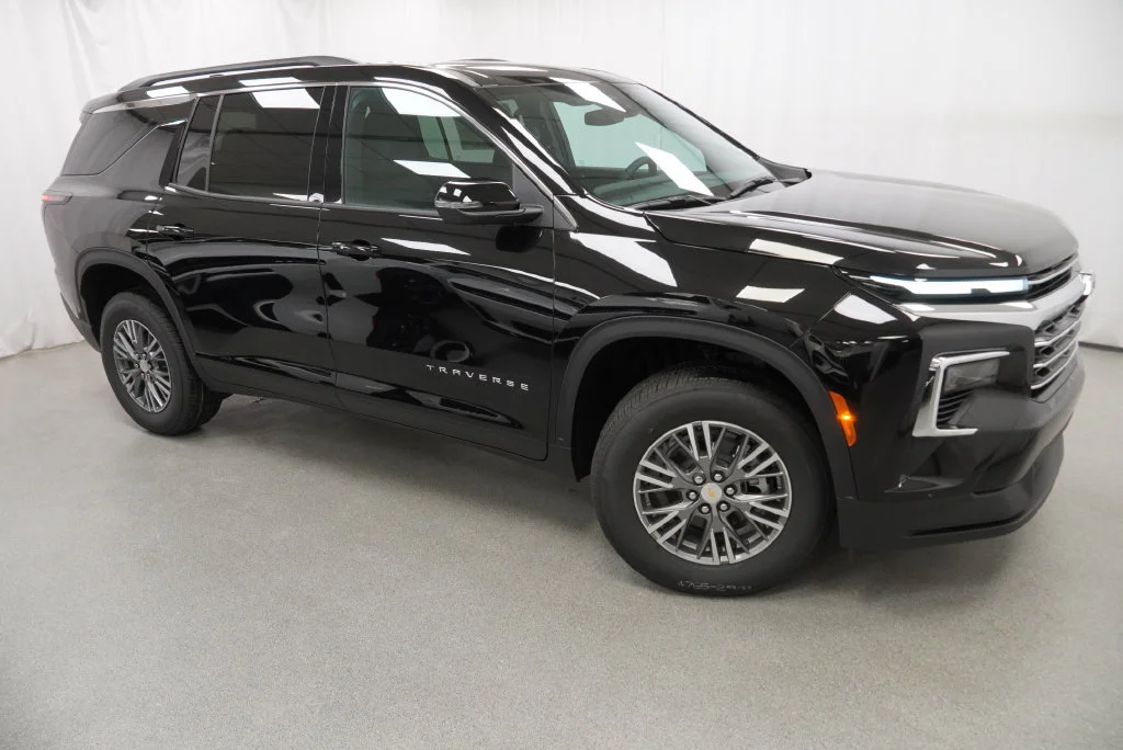 New 2027 Mosaic Black Metallic Chevrolet LT image 6