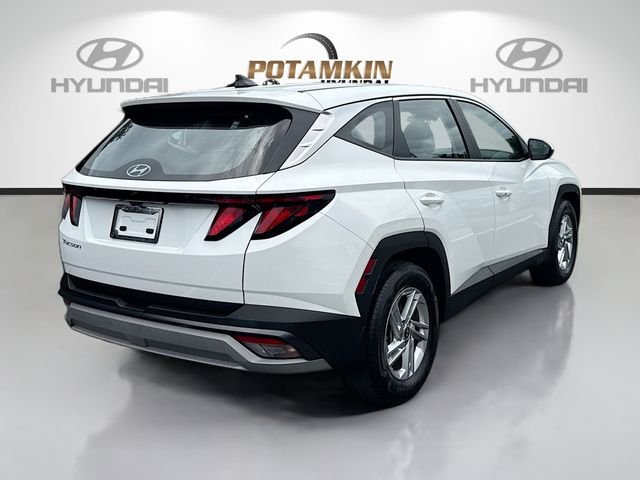 Used 2025 White Hyundai SE image 5