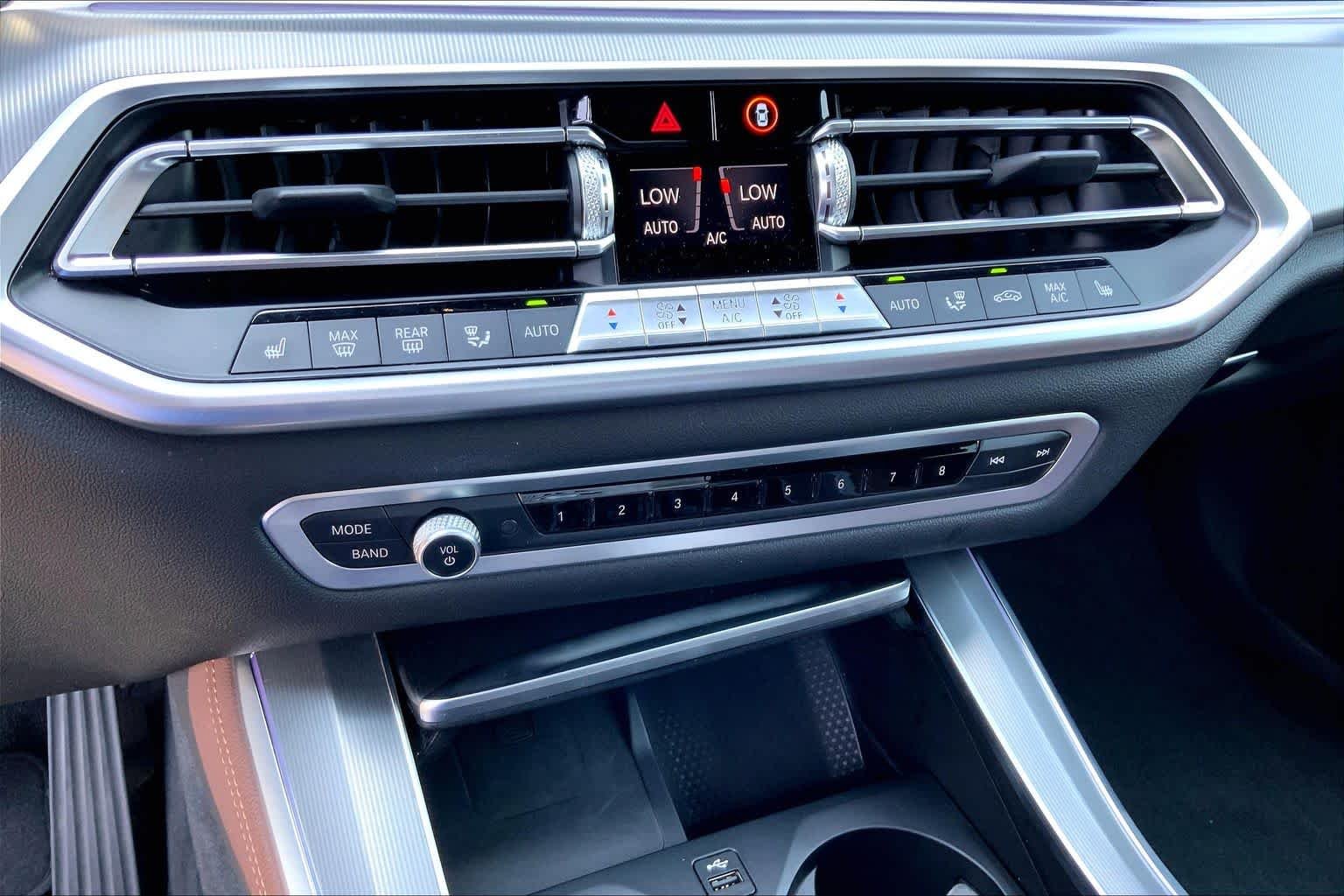 Used 2019 Phytonic Blue Metallic BMW xDrive40i image 31
