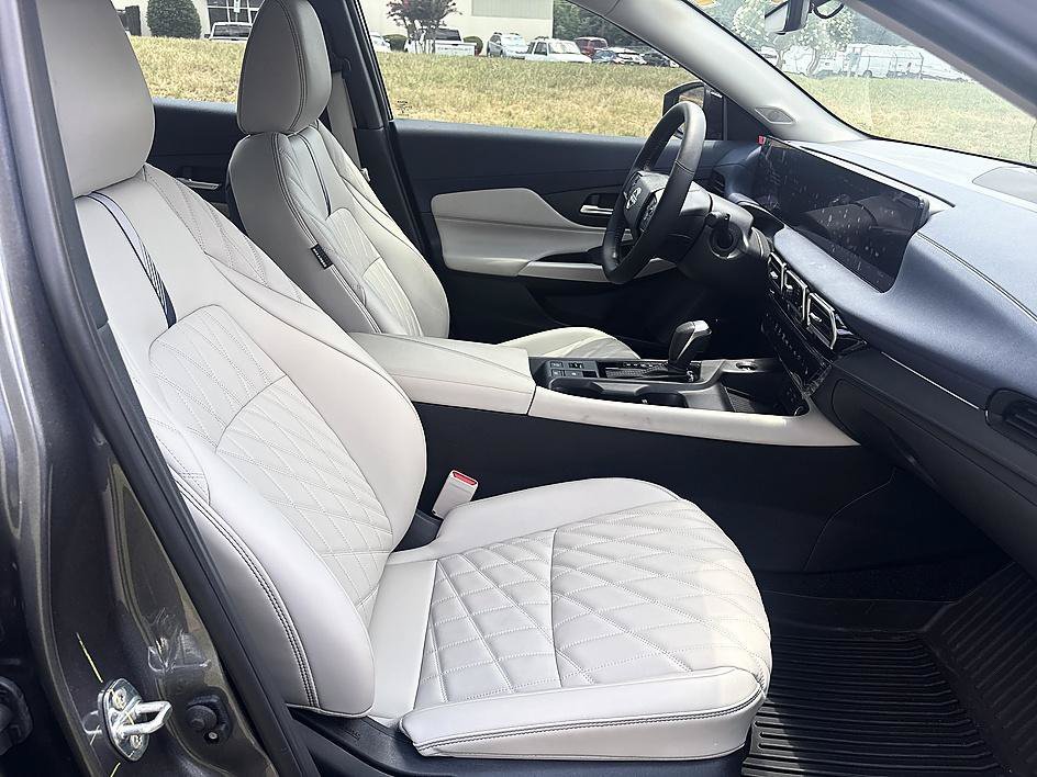 Certified Used 2026 Gun Metallic Nissan SL image 19